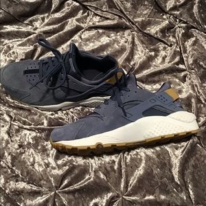 Nike sneakers size 7